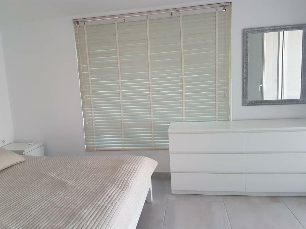 Apartmán Sea Front Penthouse Sarandë Exteriér fotografie