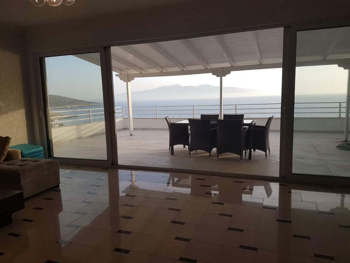 Apartmán Sea Front Penthouse Sarandë Exteriér fotografie